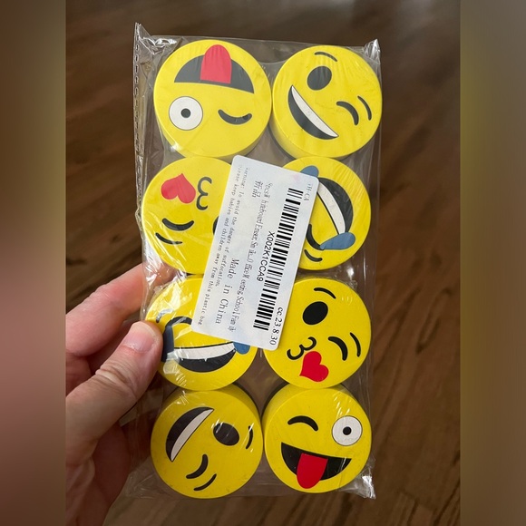 Emoji Whiteboard Erasers NIB - 8 pack - Picture 3 of 3